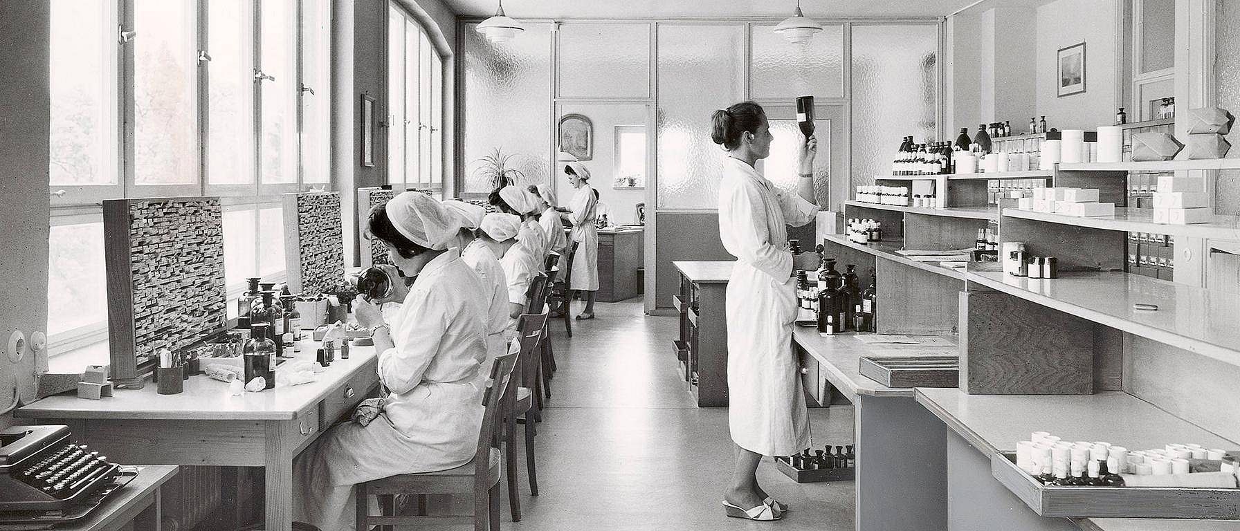 Labor / historische Fotografie Weleda Geschichte