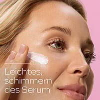 Model trägt Produkt auf