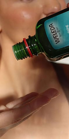hair tonic application