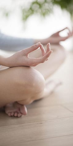 frau bei der meditation