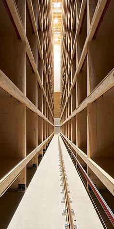 Hochregal von der Seite