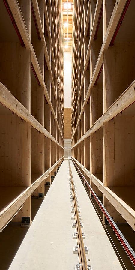 Hochregal von der Seite