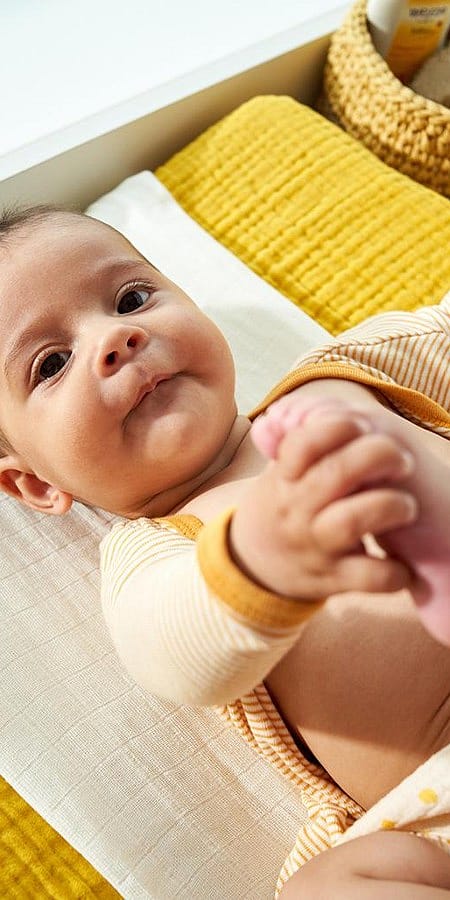 Bebis på skötbädd