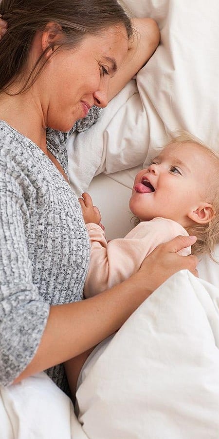 mamá y bebé cama