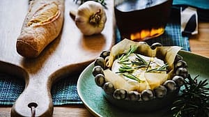 Camembert mit Rosmarin