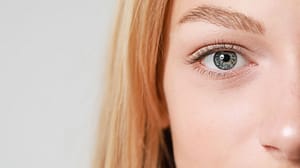 Augen einer jungen Frau