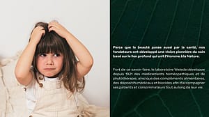 petite fille qui se gratte la tête