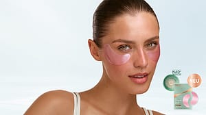 Frau mit Hydra Glow Super Serum