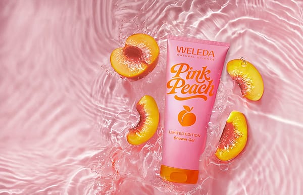 Pink Peach produkter med sommrig bakgrund