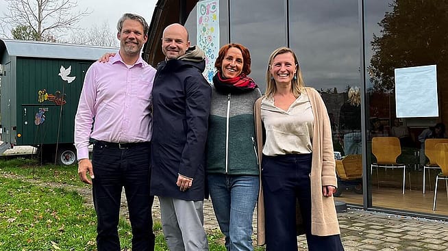 Markus Wittmann (Schatzmeister der Ukraine-Hilfe Göggingen e.V.), Artem Mazur („Kids of Ukraine“), Katrin Schabel (stellvertretende Vorsitzende der Ukraine-Hilfe Göggingen e.V.), Olga Gerashchenko (Vorsitzende der Ukraine-Hilfe Göggingen e.V.)