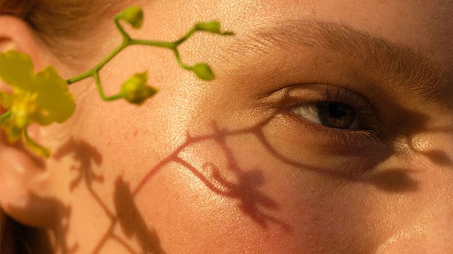 Gesicht mit Blume