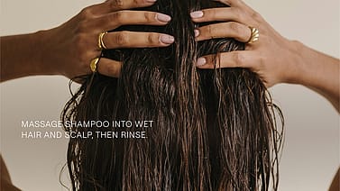 Shampoo aanbrengen, engelstalig