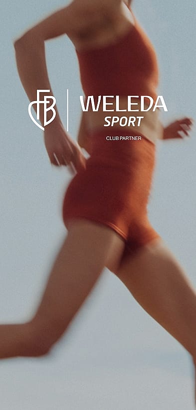 Zwei Bilder nebeneinander; links eine Frau beim Joggen, rechts die Weleda Arnika Sport Produkte inkl. Body-Massagebürste