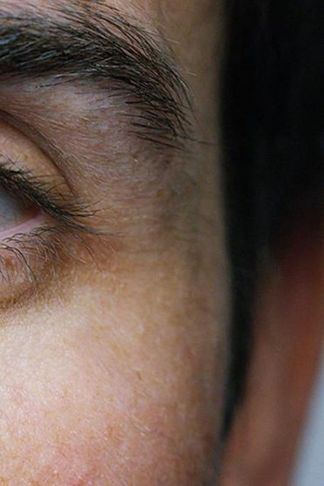 Das Auge eines Mannes von nahem