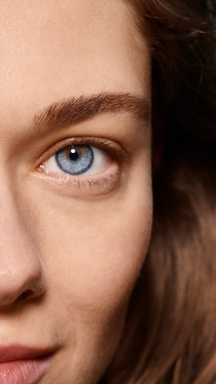 Auge einer Frau von nahem