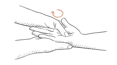 handinnenfläche wird massiert bei handmassage