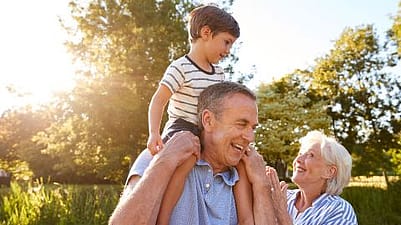 grand-parents et enfant
