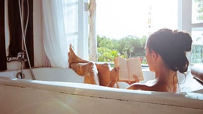 Frau in der Badewanne