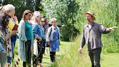 Tuinrondleiding bij Weleda