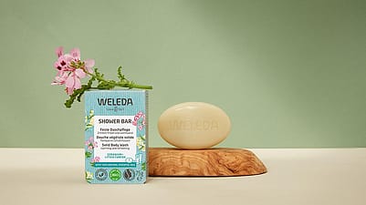 Geranium shower bar