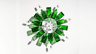 Glasflaschen im Kreis