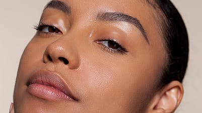 Le visage d’une femme en gros plan