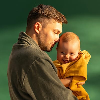 Jemnost není slabost. Weleda Baby. Nejdoporučovanjší kosmetika maminkami i porodními asistentkami.