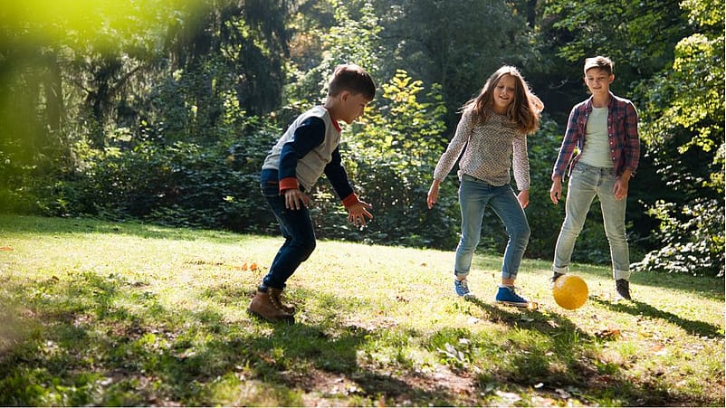 tiempo libre niños jugando