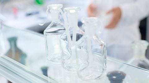 Glasflakons im Labor