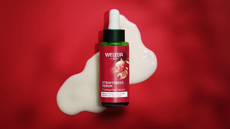 Flacon Sérum Raffermissant Grenade et Peptides de Maca Weleda et sa texture