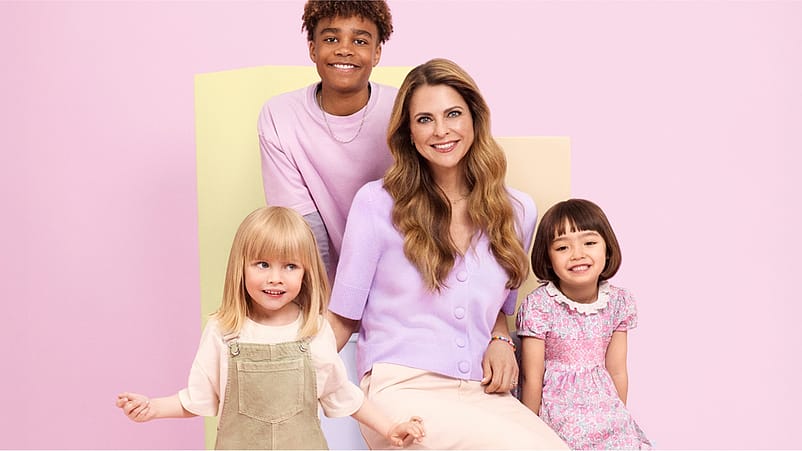 Primzessin Madleine mit Kindern in verschiedenen Altersgruppen