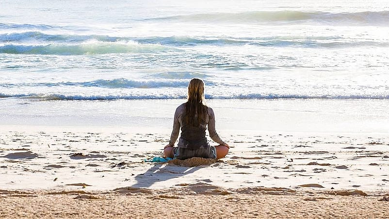 yoga devant la mer