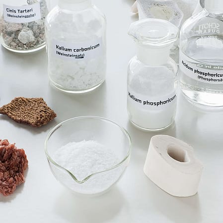 Detailný pohľad na antropozofickú medicínu Weleda – rozhovor o holistickom prístupe k zdraviu, prepojení tela, mysle a ducha a sile prírody pri vývoji liekov a prírodnej starostlivosti.