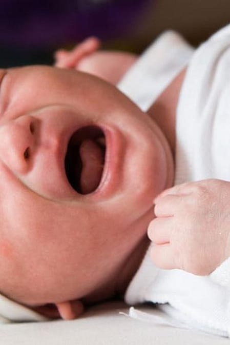 bébé pleur