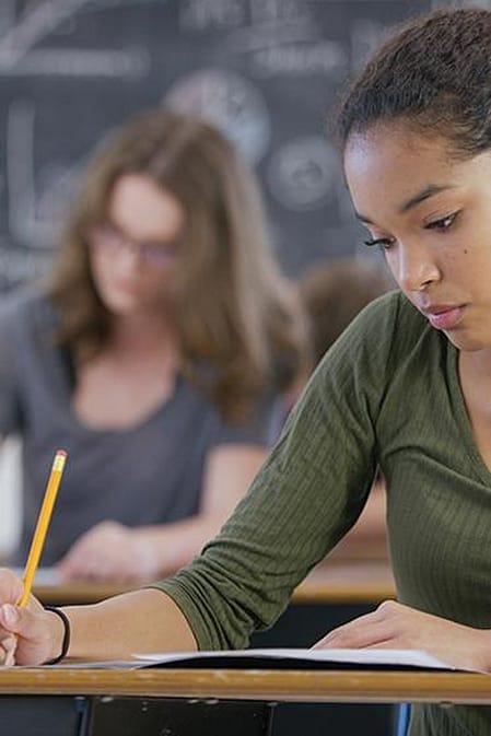 étudiants en examen