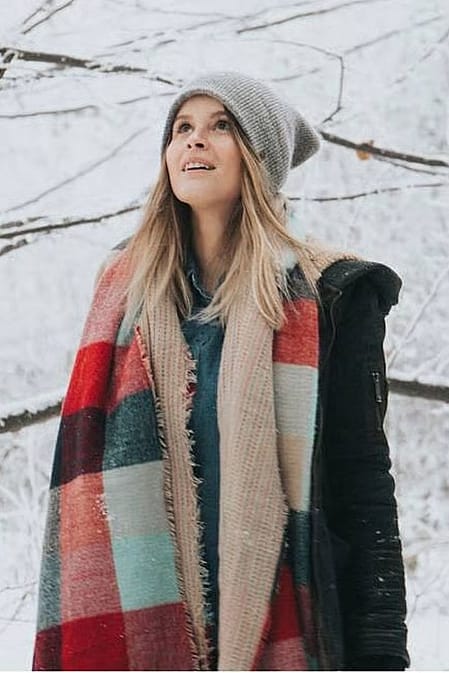 femme dans la neige