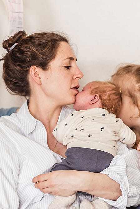 Mutter mit drei Kindern