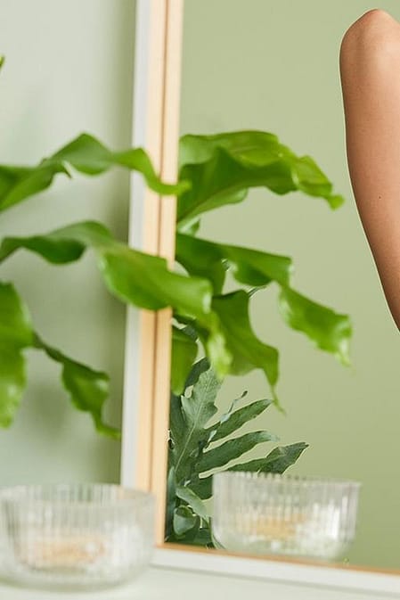 femme avec déodorant