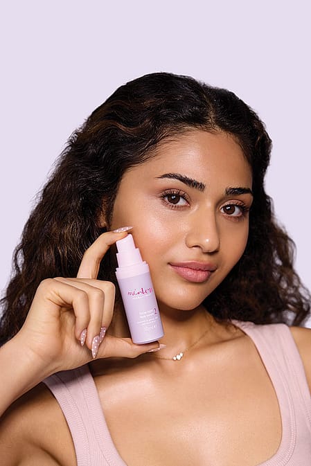 Drei jugendliche Maedchen