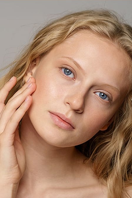 Maedchen mit blondem Haar