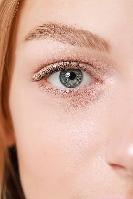 Augen einer jungen Frau