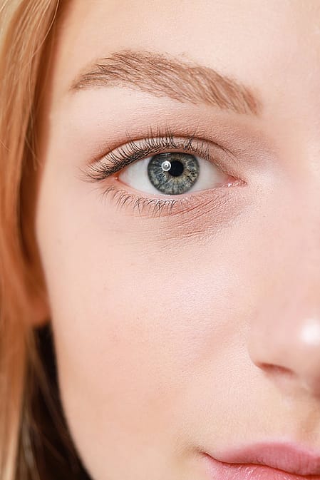 Augen einer jungen Frau