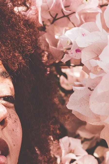 Vrouw en bloemen