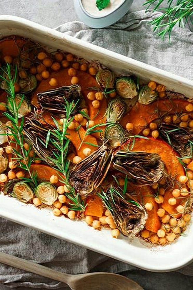 Légumes au four dans un plat à four