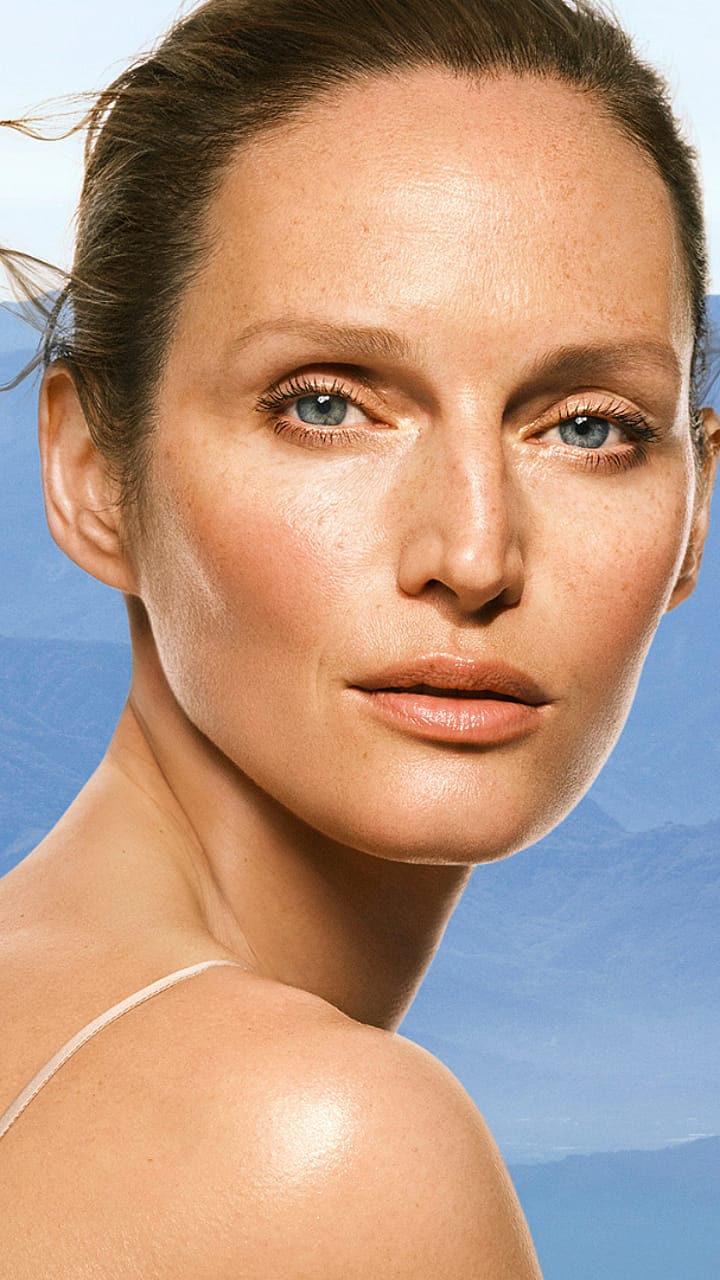 Sérum y Crema de Día Redeinsificante de Genciana Azul y Edelweis