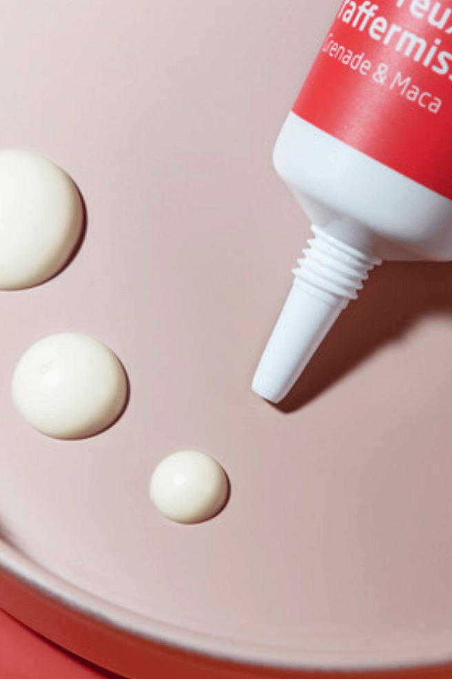 textura del contorno de ojos de granada y maca