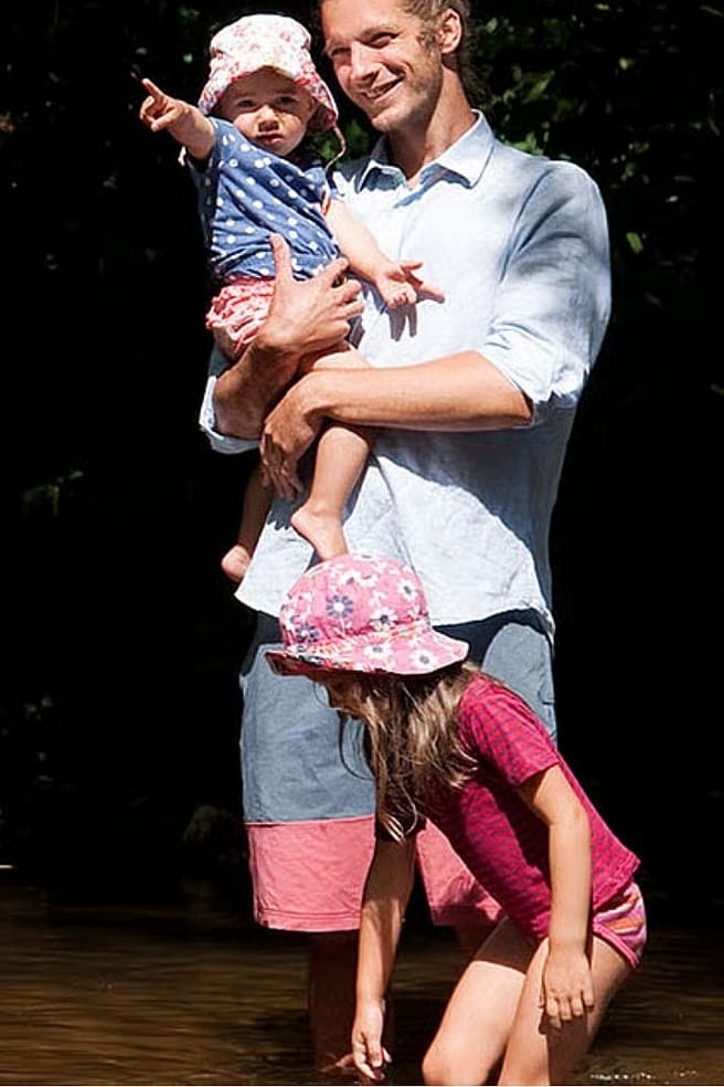 famille dans une rivière
