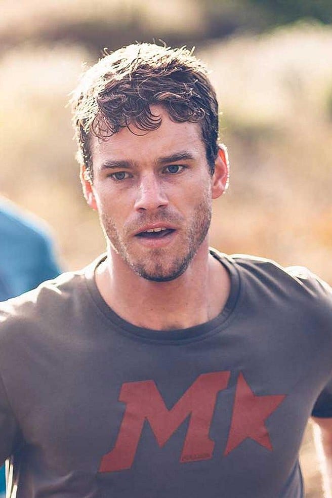 hombre realizando deporte al aire libre