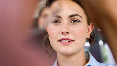 Gesicht einer jungen Frau